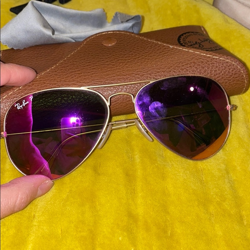 Hot pink aviators!